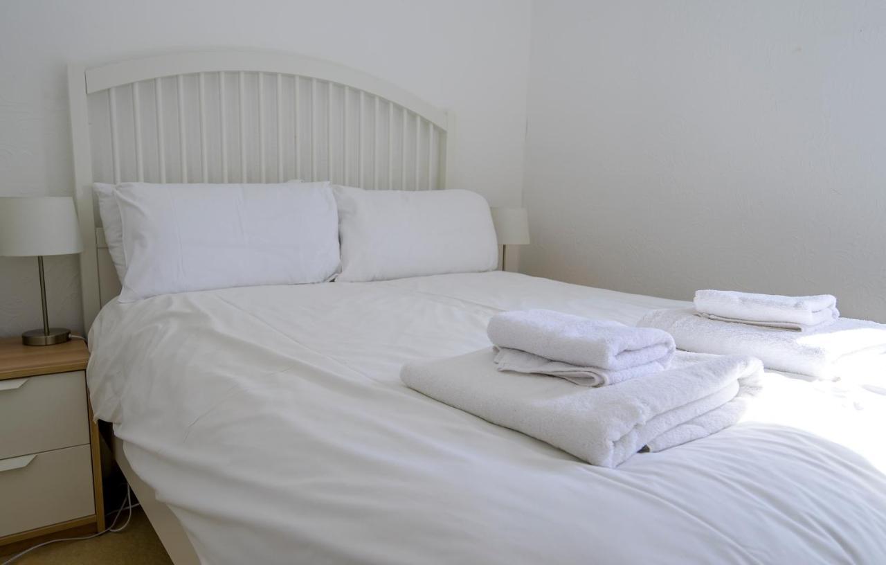 Escape To A Clifftop Chalet With Pool And Tennis Onsite - 1A Kingsdown Holiday Park Екстер'єр фото