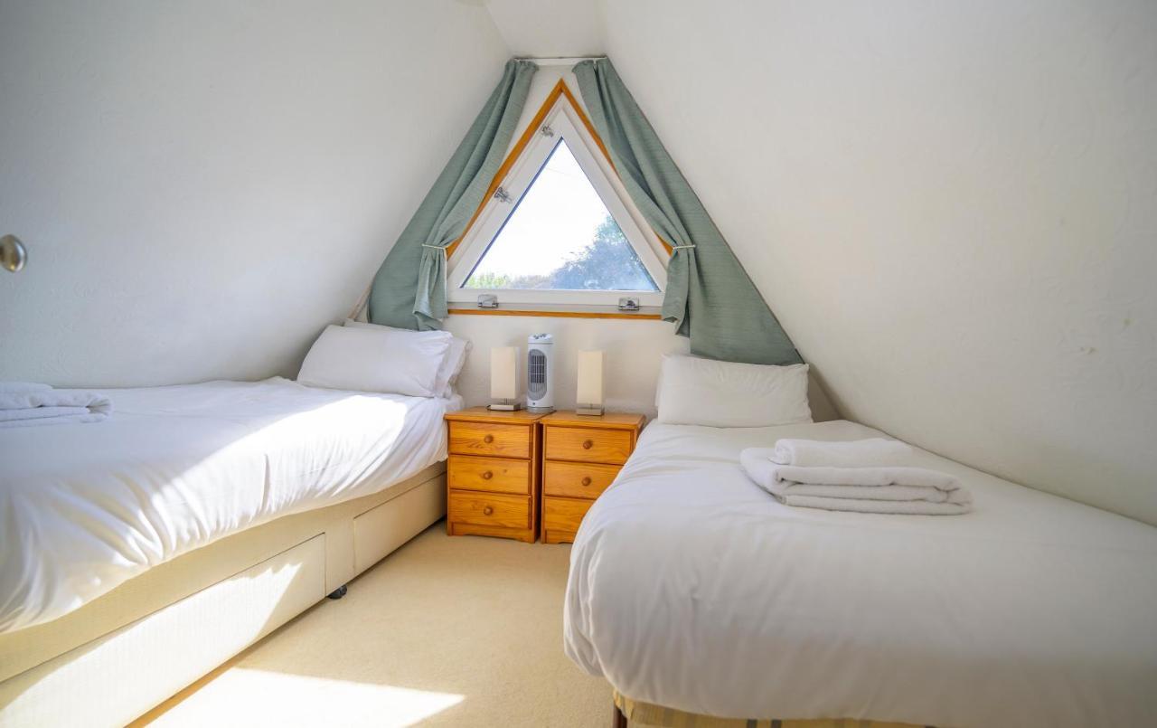 Escape To A Clifftop Chalet With Pool And Tennis Onsite - 1A Kingsdown Holiday Park Екстер'єр фото