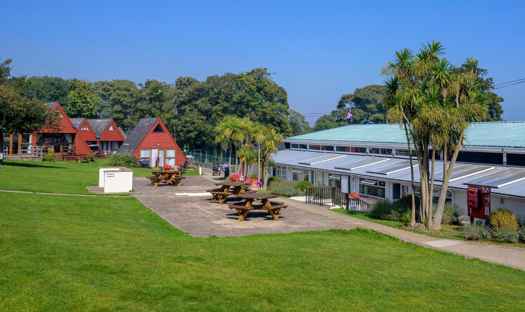 Escape To A Clifftop Chalet With Pool And Tennis Onsite - 1A Kingsdown Holiday Park Екстер'єр фото